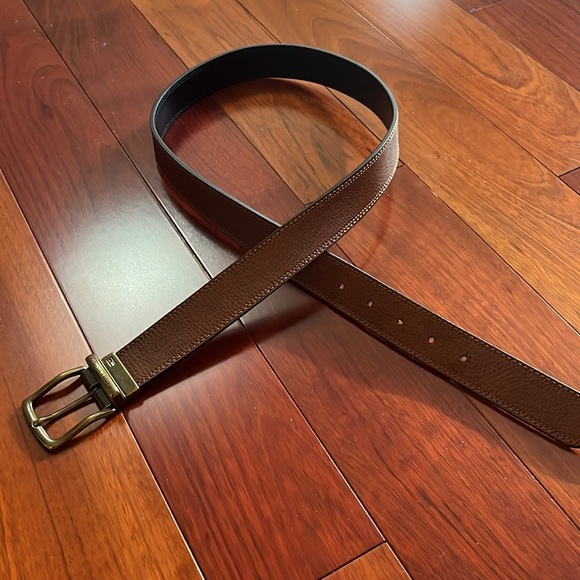 Tommy Hilfiger reversible belt! - Picture 2 of 4